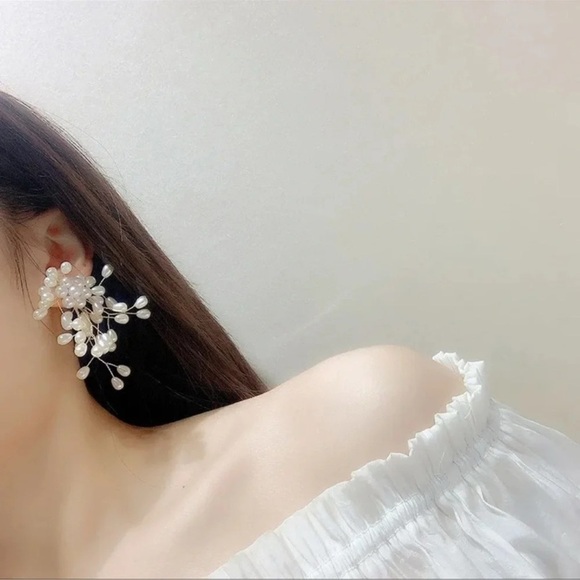 Anthropologie Pearl Wired Cascading Earrings - Picture 10 of 15